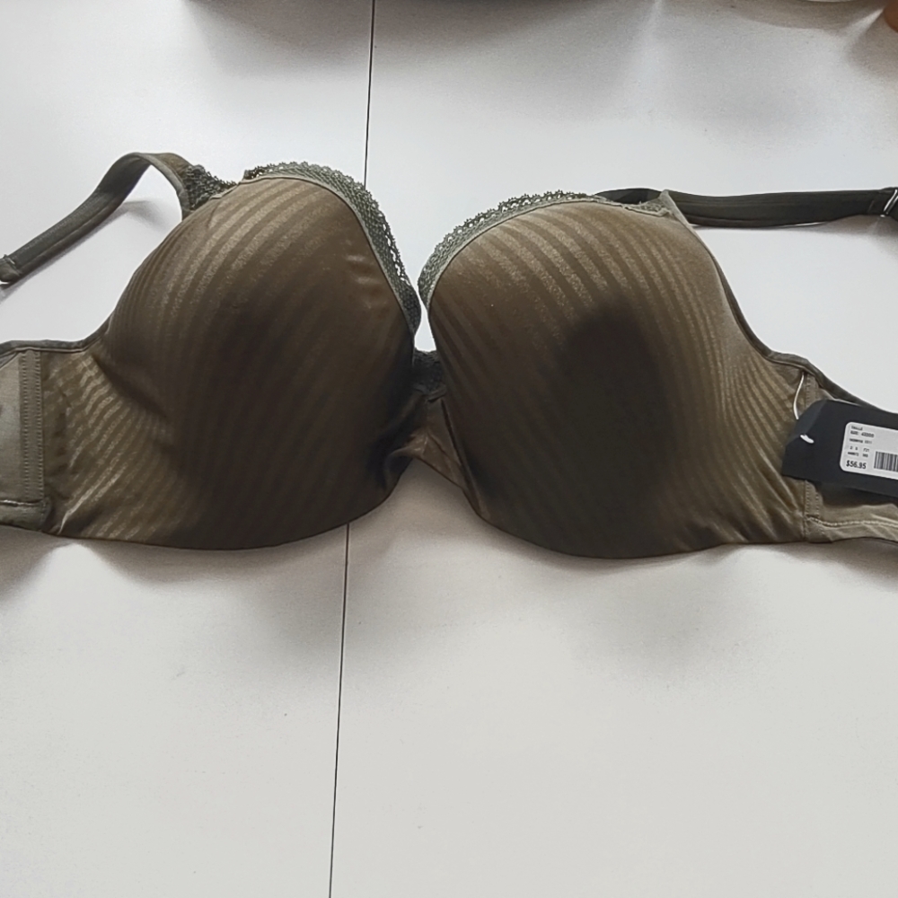 42DDD khaki green Déesse bra